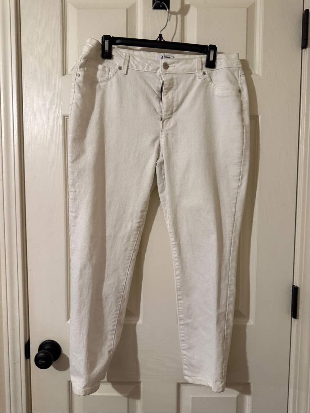 White Women's Stretch Jeans - Classic Straight Fit